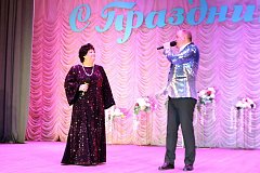 Елена Тюсина творческий юбилей отметила концертом «Цветущий май моей души»