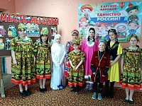 В рамках Года единства народов России Октябрьский СДК провел познавательное мероприятие «Калейдоскоп народов России»