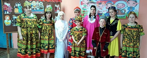 В рамках Года единства народов России Октябрьский СДК провел познавательное мероприятие «Калейдоскоп народов России»