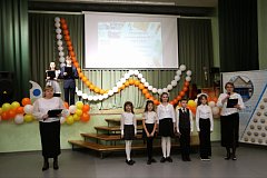 «От чернильницы до цифры. Мы связь времен»: школа №1 р.п. Лысые Горы отметила 90-летний юбилей