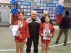 Лысогорские самбистки привезли медали, завоеванные в турнире «Прихоперская лига-2025»