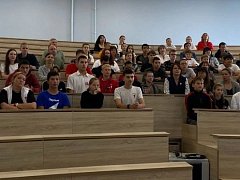 Ученица из посёлка Октябрьский, Валерия Гришина, представила Лысогорский район на региональном конкурсе дронопилотирования