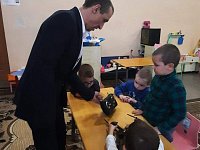 В гости к детям из детского сада "Малыш" села Новая Красавка приходил участник специальной военной операции