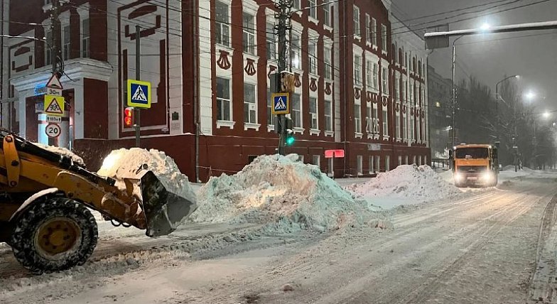 На региональных дорогах работает более 270 единиц снегоуборочной техники