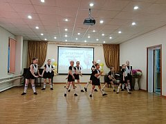 В сиянии музыки и красок искусство снова радость нам несет
