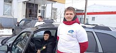 Акция «Цветы для автоледи» прошла в Лысых Горах