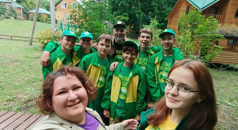 Лысогорцы уехали на Слёт школьных лесничеств