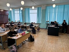 В школе села Широкий Карамыш ученики и учителя поменялись местами