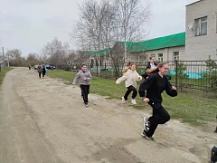 В школе села Урицкое прошёл спортивный флешмоб «Старт к звёздам: школа на орбите истории», посвященный Дню космонавтики