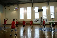 Волейболисты Лысогорского района выясняют, какая команда сильнее