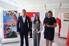 Накануне Дня Государственного флага Российской Федерации юные лысогорцы получили паспорта