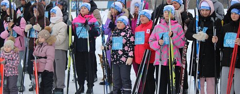 «Лыжня России»: спортивный праздник собрал жителей Лысогорского района на лыжне