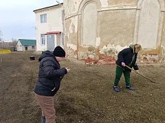 Лысогорцы приняли участие в первом весеннем субботнике