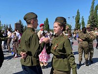 Ученики Лысогорской школы №2 стали победителями конкурса-акции «Память в танце. Случайный вальс»