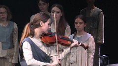 Наталья Подойко из Лысых Гор создала костюмы для спектакля, постановленного студентами Саратовского колледжа искусств