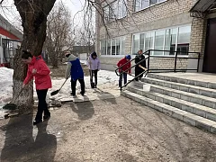 Лысогорцы приняли участие в первом весеннем субботнике