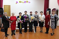 Есть традиция добрая: в Лысогорской школе №2 встретили выпускников разных лет