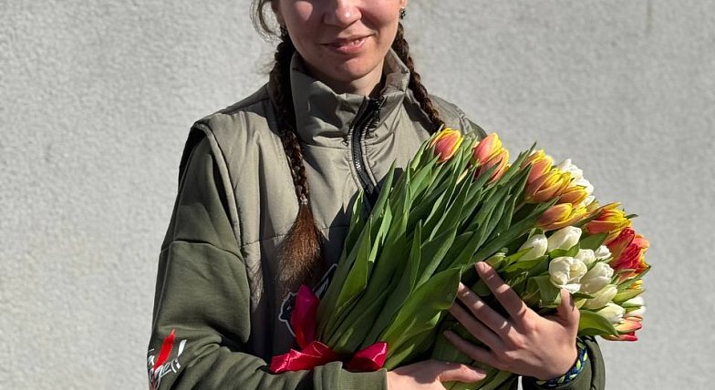 Саратовские активисты поздравили женщин-волонтёров и семьи героев с наступающим 8 Марта