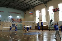 Сильный удар и верная защита — путь к успеху в волейболе