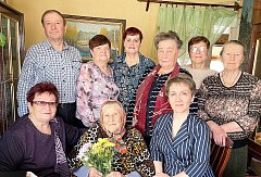 С юбилеем, труженица тыла!