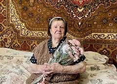 Сегодня 95-летний юбилей отмечает труженица тыла из Лысых Гор Валентина Малофеевна Цовина