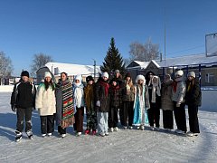 В Лысогорской школе №2 торжественно открыли каток
