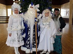 В Лысых Горах зажглась главная праздничная ёлка