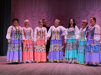 Во Дворцы культуры Лысых Гор женщинам подарили букет из прекрасных мелодий