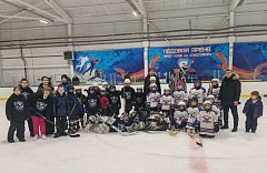 "Подсолнух" вновь на выезде: юные хоккеисты сыграли с командой из поселка Соколовый