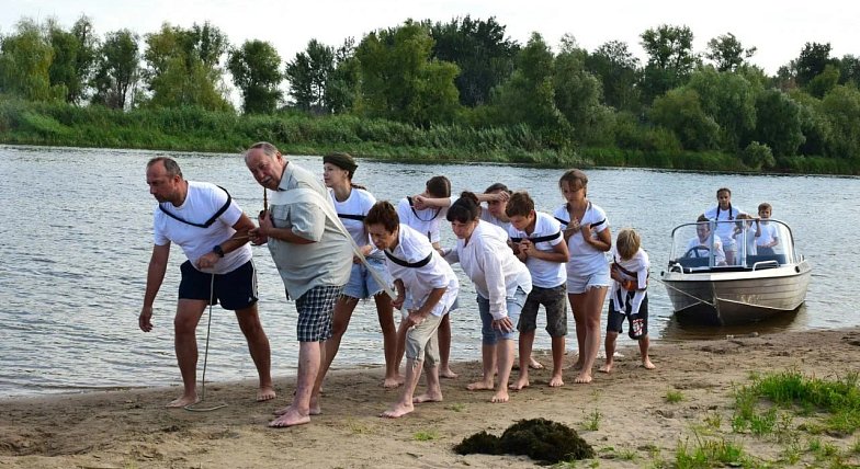 Саратовская команда получила специальный приз на конкурсе «Это у нас семейное» за воссоздание картины Ильи Репина