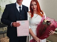 Первая красивая дата в 2026 году: в Лысогорском районе стало больше на три семьи