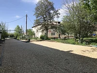 В Лысых Горах продолжается ремонт дворов