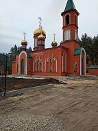 В Лысых Горах благоустраивается территория храма