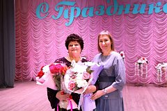 Елена Тюсина творческий юбилей отметила концертом «Цветущий май моей души»