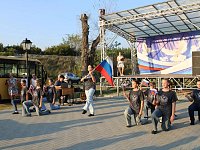 В Парке Победы Лысых Гор отметили День Государственного флага