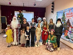 Лысогорская библиотека организовала новогоднее торжество для детей в Чадаевке