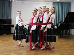 Детская школа искусств отметила Международный женский день ярким концертом