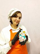 Мастерица из Лысых Гор выпекает пряники