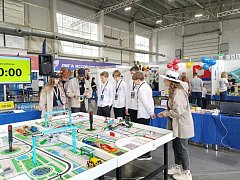 Лысогорские школьники выступают на Международном чемпионате по робототехнике Красноярск 7.0