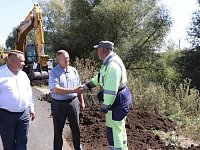 В Лысогорском районе продолжается ремонт дорог. Об этом рассказал депутат Госдумы Николай Панков в своем канале в мессенджере МАХ.