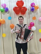 Весенний аккорд: в Большой Рельне с успехом прошёл концерт баяниста Сергея Кузнецова