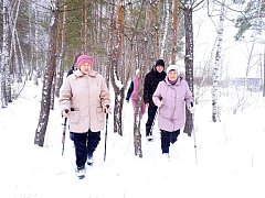 Сотрудники Лысогорского комплексного центра социального обслуживания населения вместе с получателями социальных услуг и «серебряными» волонтерами активно участвуют в мероприятиях Всероссийской декады спорта и здоровья