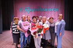 Елена Тюсина творческий юбилей отметила концертом «Цветущий май моей души»