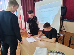 Со старшеклассниками Лысогорского района встретились представители Вавиловского университета