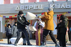 В Лысых Горах отметили Масленицу