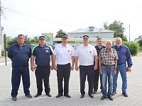 Выполняют важную и ответственную работу — обеспечивают безопасность на дорогах, помогают участникам движения