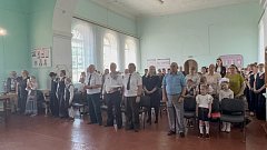 В школу села Широкий Карамыш передана на вечное хранение копия Знамени Победы