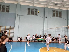 Школьники Лысогорского района приняли участие в соревнованиях по волейболу