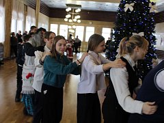 В Лысых Горах зажглась главная праздничная ёлка