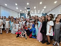 В Лысогорской детской школе искусств состоялось театрализованное новогоднее представление